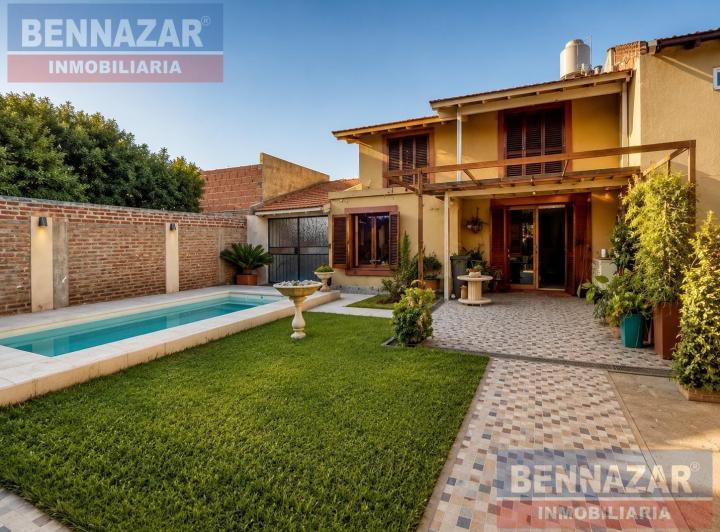 Casa · 350m² · 4 Ambientes · 1 Cochera