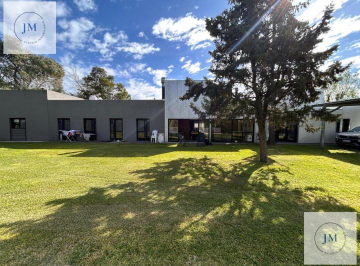 Quinta vacacional · 290m² · 4 Ambientes · 3 Cocheras