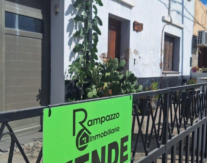 Casa · 146m² · 4 Ambientes · 2 Cocheras