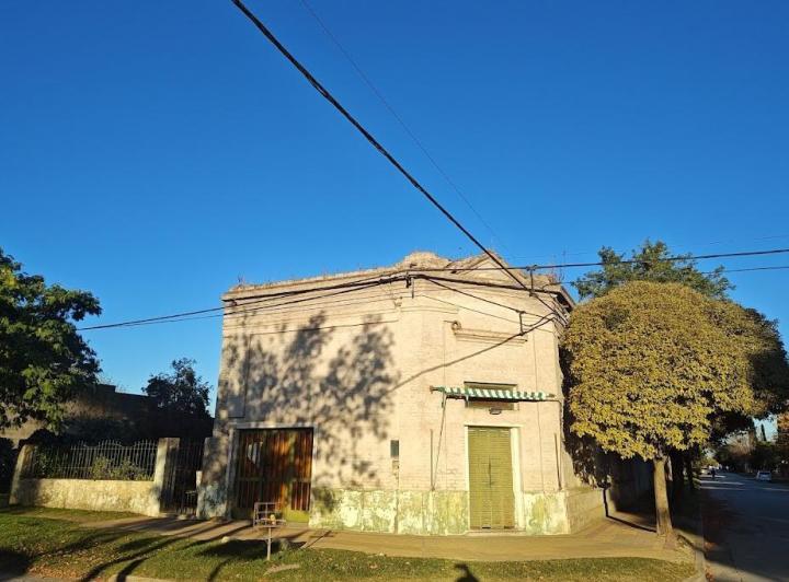 Casa · 100m² · 3 Dormitorios · 2 Cocheras