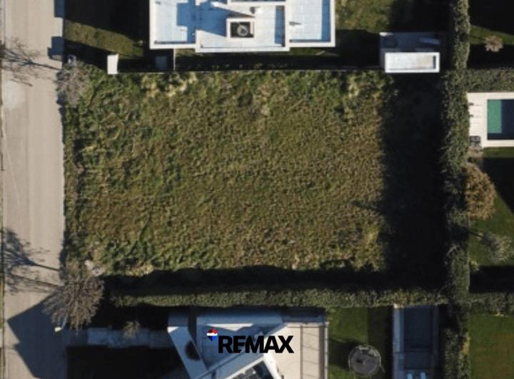 Terreno · 668m²