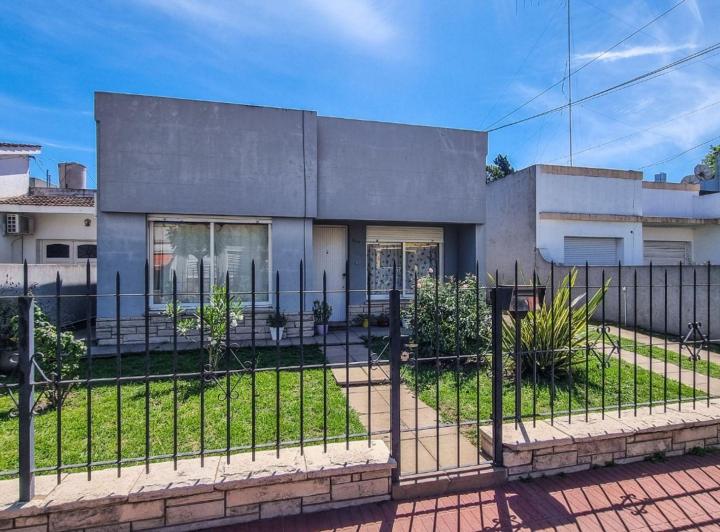 Casa · 90m² · 3 Ambientes · 1 Cochera