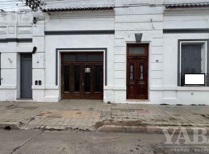 Casa · 466m² · 4 Dormitorios · 1 Cochera