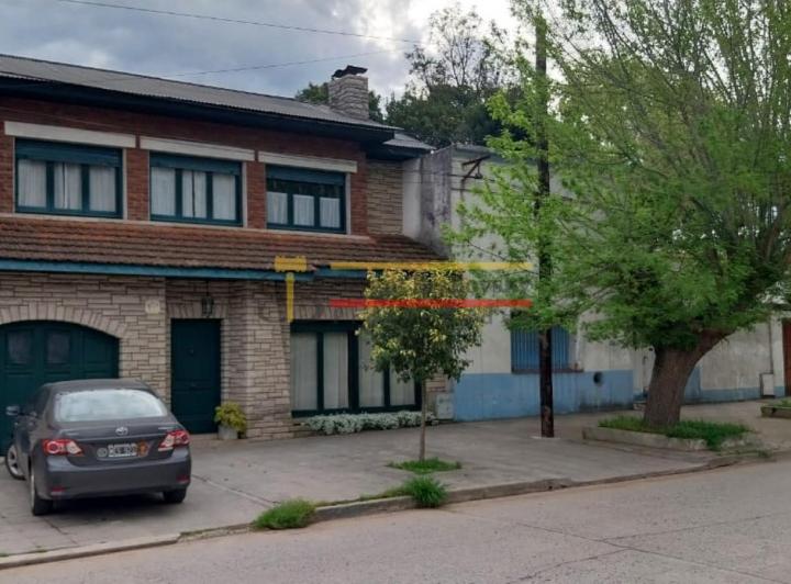 Casa · 270m² · 7 Ambientes · 1 Cochera