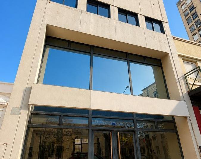Local comercial · 295m²