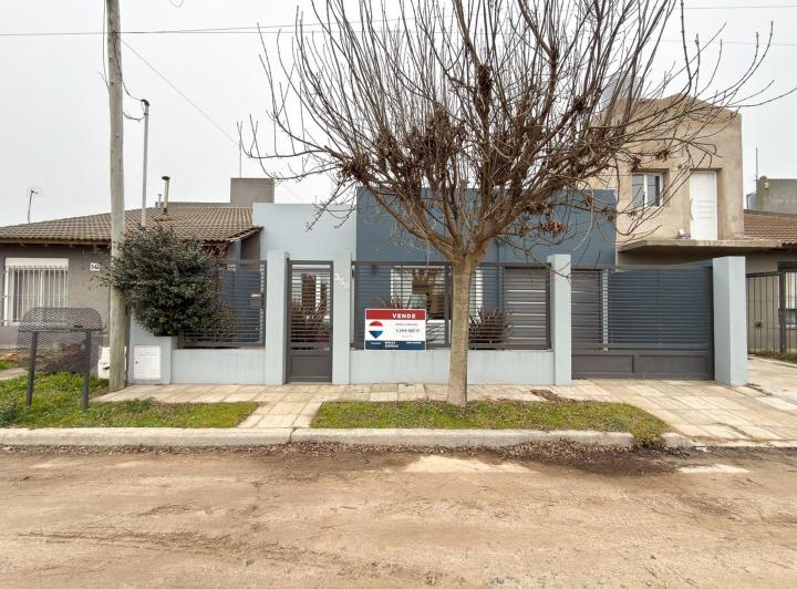 Casa · 100m² · 3 Ambientes · 1 Cochera