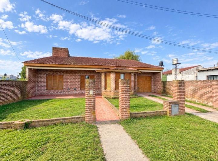 Casa · 180m² · 5 Ambientes