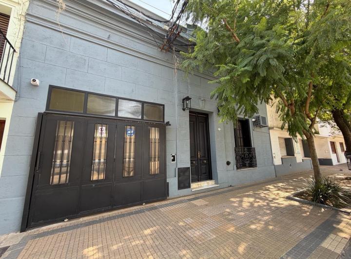 Casa · 258m² · 5 Ambientes · 1 Cochera