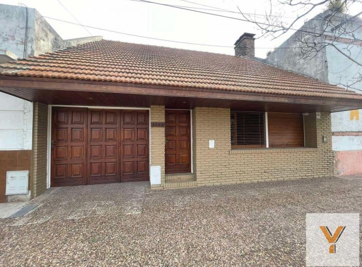 Casa · 180m² · 4 Ambientes · 1 Cochera