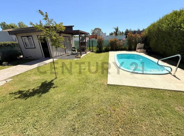 Casa · 91m² · 4 Ambientes · 2 Cocheras