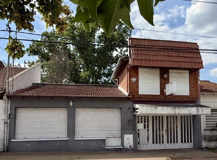 Casa · 200m² · 4 Ambientes · 1 Cochera