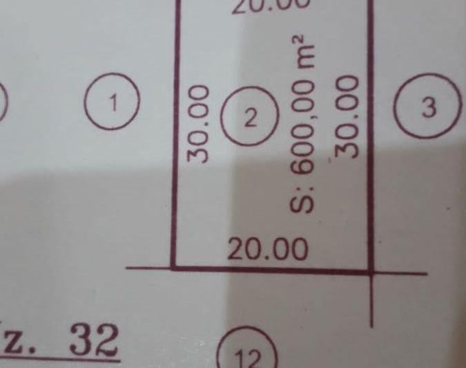 Terreno · 600m²