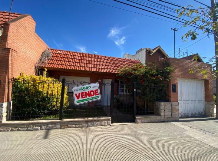 Casa · 90m² · 5 Ambientes · 1 Cochera