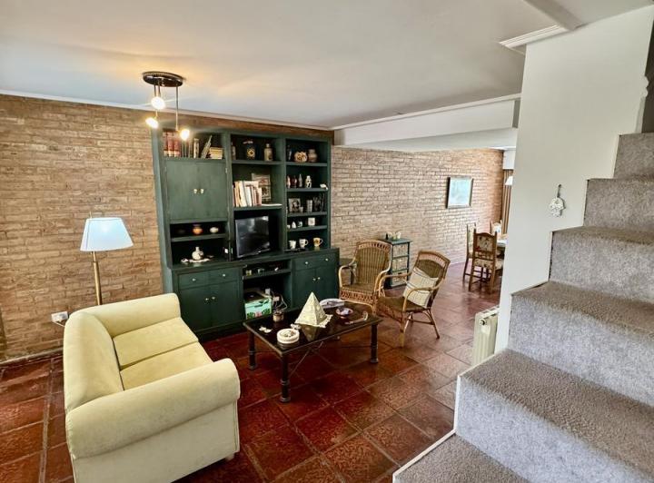 Casa · 123m² · 6 Ambientes · 1 Cochera