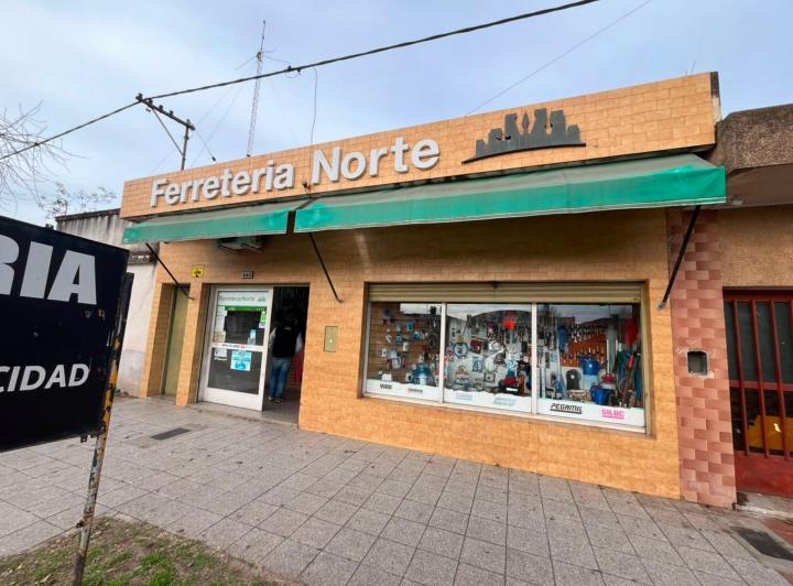 Local comercial · 143m²