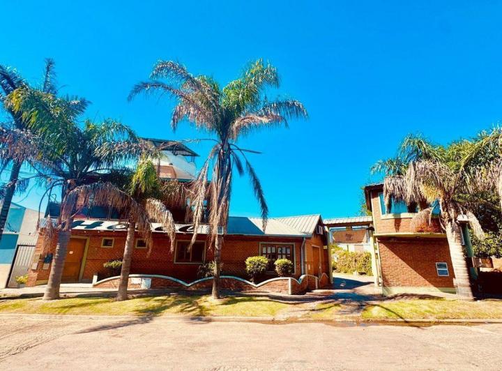 Hotel · 1709m² · 14 Dormitorios · 14 Cocheras