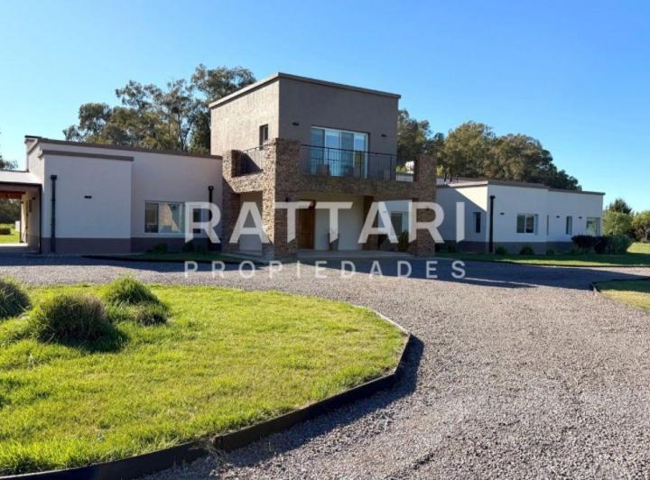 Casa · 550m² · 10 Ambientes · 5 Cocheras
