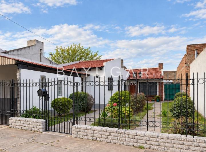Casa · 111m² · 4 Ambientes · 1 Cochera