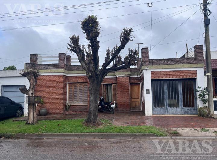 Casa · 100m² · 5 Ambientes · 1 Cochera
