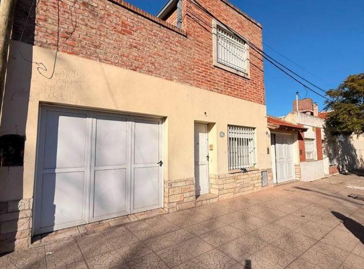 Casa · 335m² · 1 Ambiente · 2 Cocheras