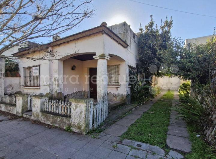 Casa · 166m² · 7 Ambientes · 1 Cochera