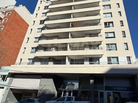 Alquila departamento 3 dormitorios con cochera