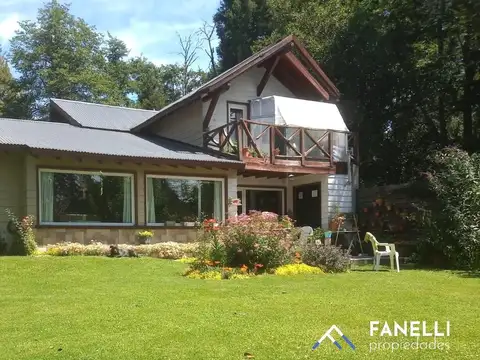 Casa con vista – barrio tres cerros (cód. 114)