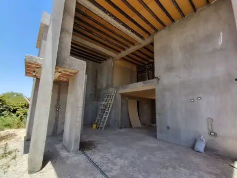 Se vende casa en obra, maipú, mendoza
