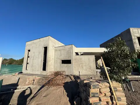 Casa en venta a estrenar cortaderas 3, guaymallén
