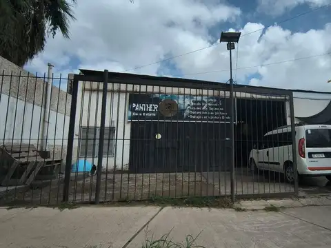 Galpon con oficina y casa