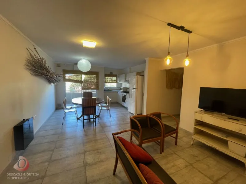 CARLOS PAZ- DEPARTAMENTO EN VENTA 3 DORMITORIOS  COCHERA-
