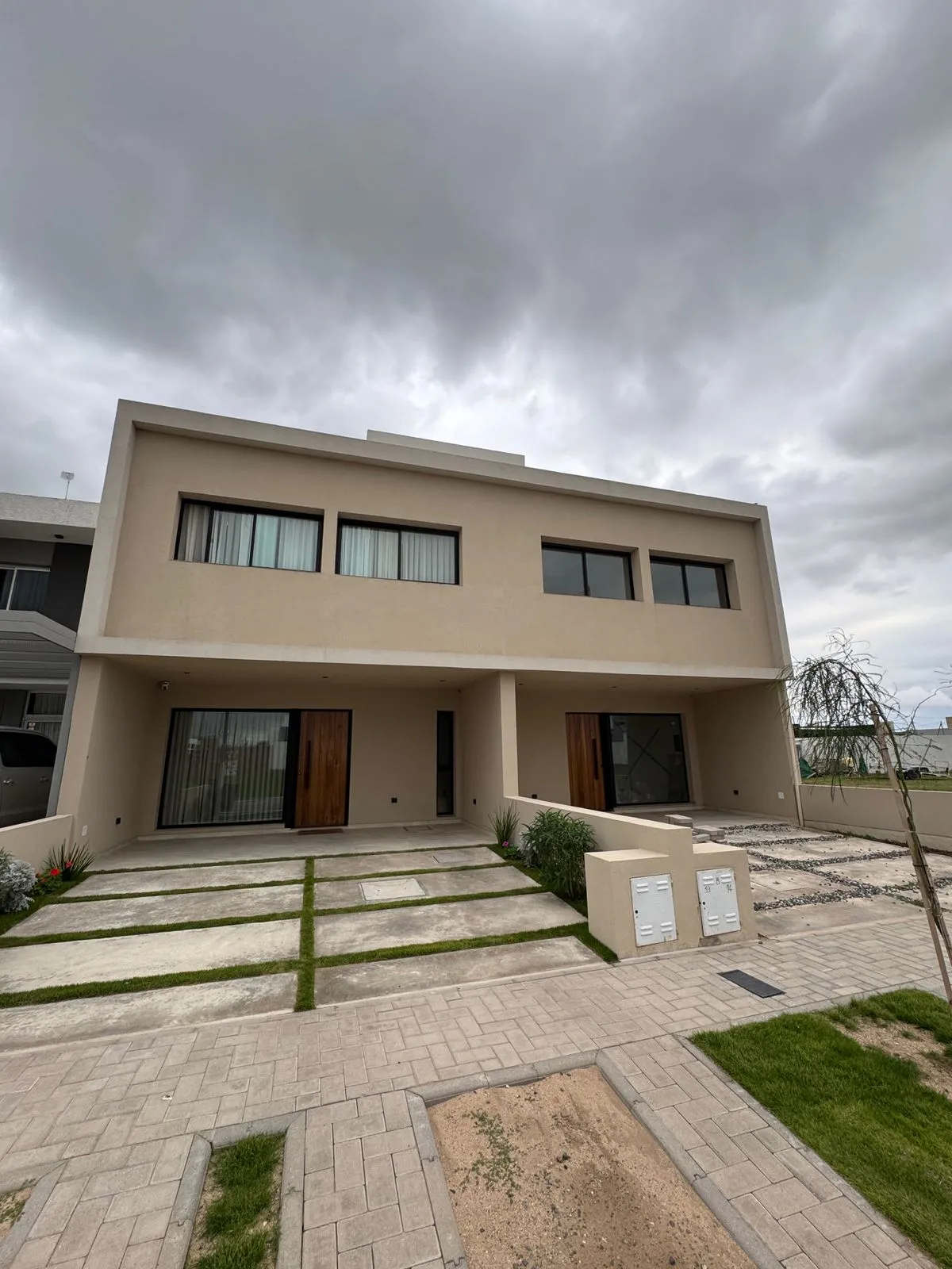 MERGER INMO VENDE DUPLEX DE CAT, LOZA RADIANTE, DVH 3 DOR 3 BAÑOS MANANTIALES!