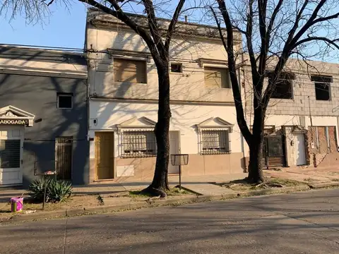 Planta alta con patio a mts de boulevard
