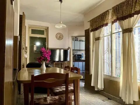Venta casa pasillo de 2 dormitorios en barrio españa y hospitales