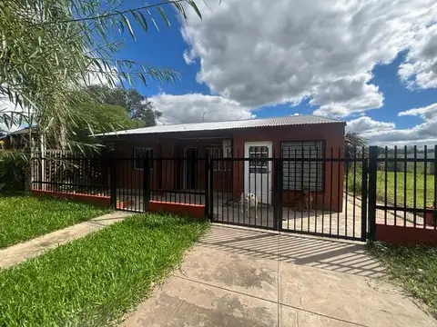 Hermosa casa en bo. "los paraisos", coronda