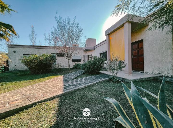Casa · 160m² · 3 Ambientes · 2 Cocheras