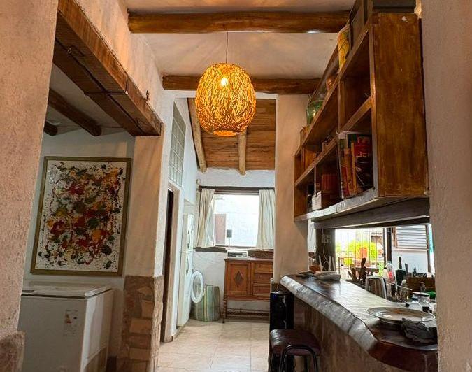 Casa · 1m² · 7 Ambientes · 1 Cochera