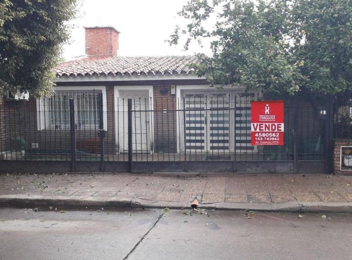 Casa · 240m² · 7 Ambientes