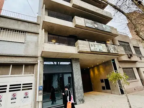 Venta local  comercial al frente calidad premium