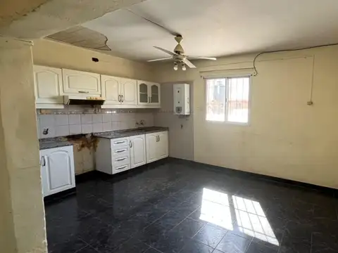 Departamento de 3 dormitorios, en barrio matheu