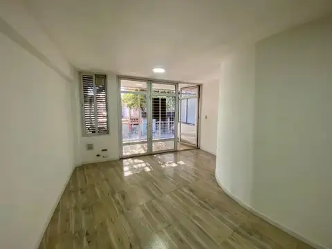 Venta depto 1 dormitorio doble balcón  lourdes