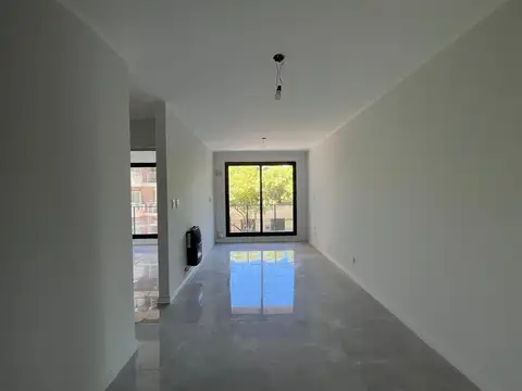 Venta - departamento 1 dormitorio con balcón corrido al frente - barrio martin, rosario.