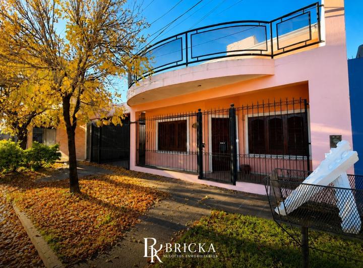 Casa · 195m² · 7 Ambientes
