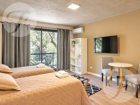 Alquiler temporal en monserrat | monoambiente amoblado con balcón al frente, piscina y laundry
