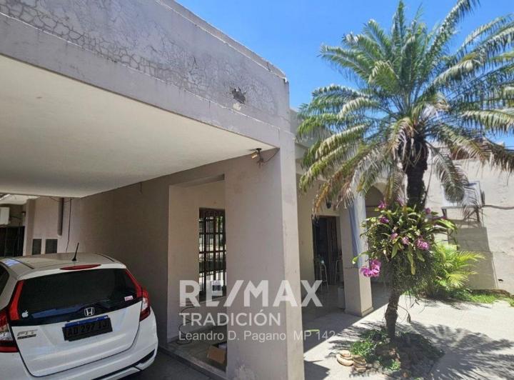 Casa · 299m² · 4 Ambientes · 2 Cocheras