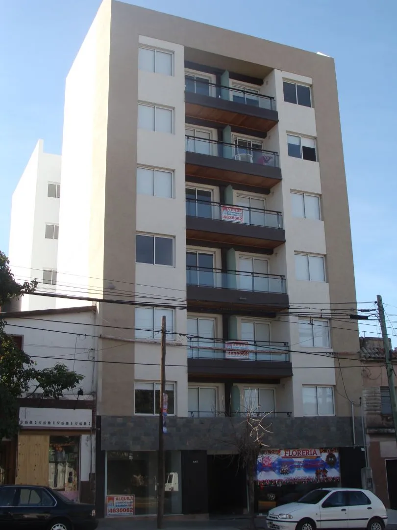 Av. Ptria 322 - 1 dorm - Calef. central - Apto crédito!!!!