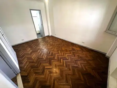 Alquiler monoambiente en villa crespo sobre avenida corrientes  - buena ubicacion