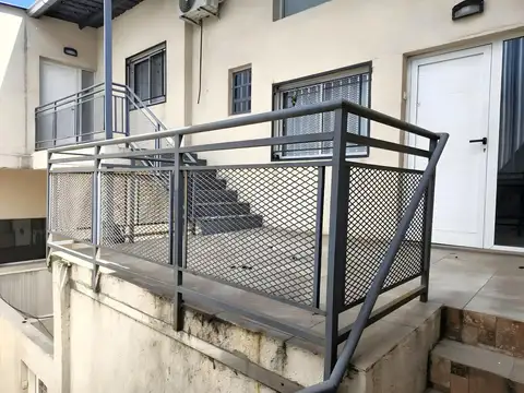 Departamento monoambiente en muy buen estado .