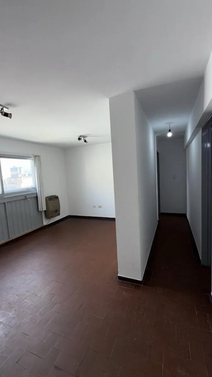 ¡Alquiler sobre Av. Colón! Depto de 1 Dormitorio con Cocina Separada – Excelente...
