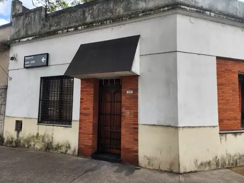 Venta excelente lote en esquina en monte castro